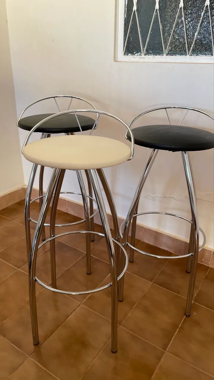 Banquetas em inox e assento de couro  - Foto 2