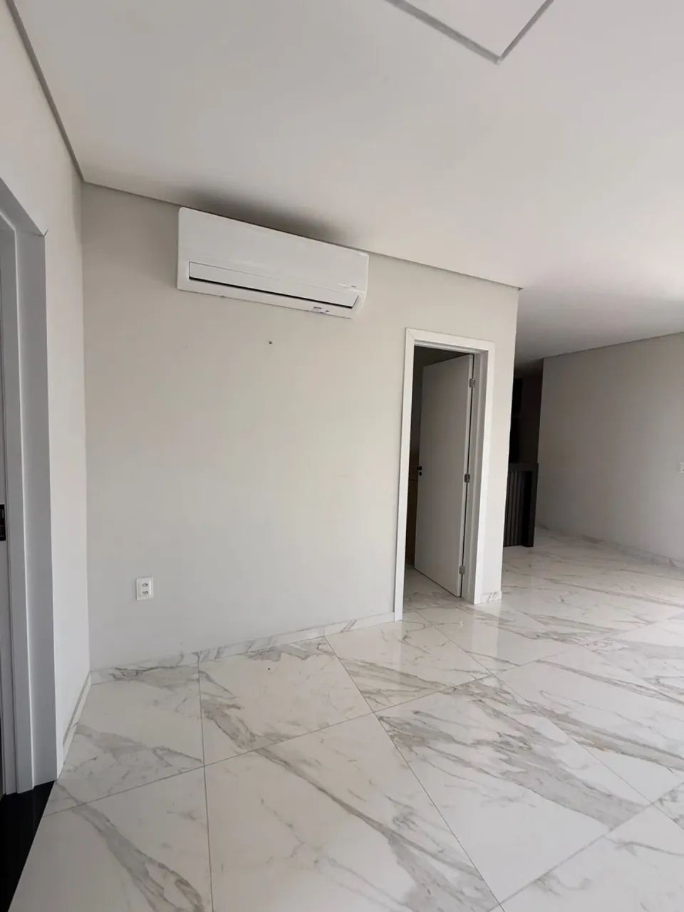 Aluguel Casa Duplex Alphaville Ceará  4 Suítes, Piscina e Energia Solar - Foto 2