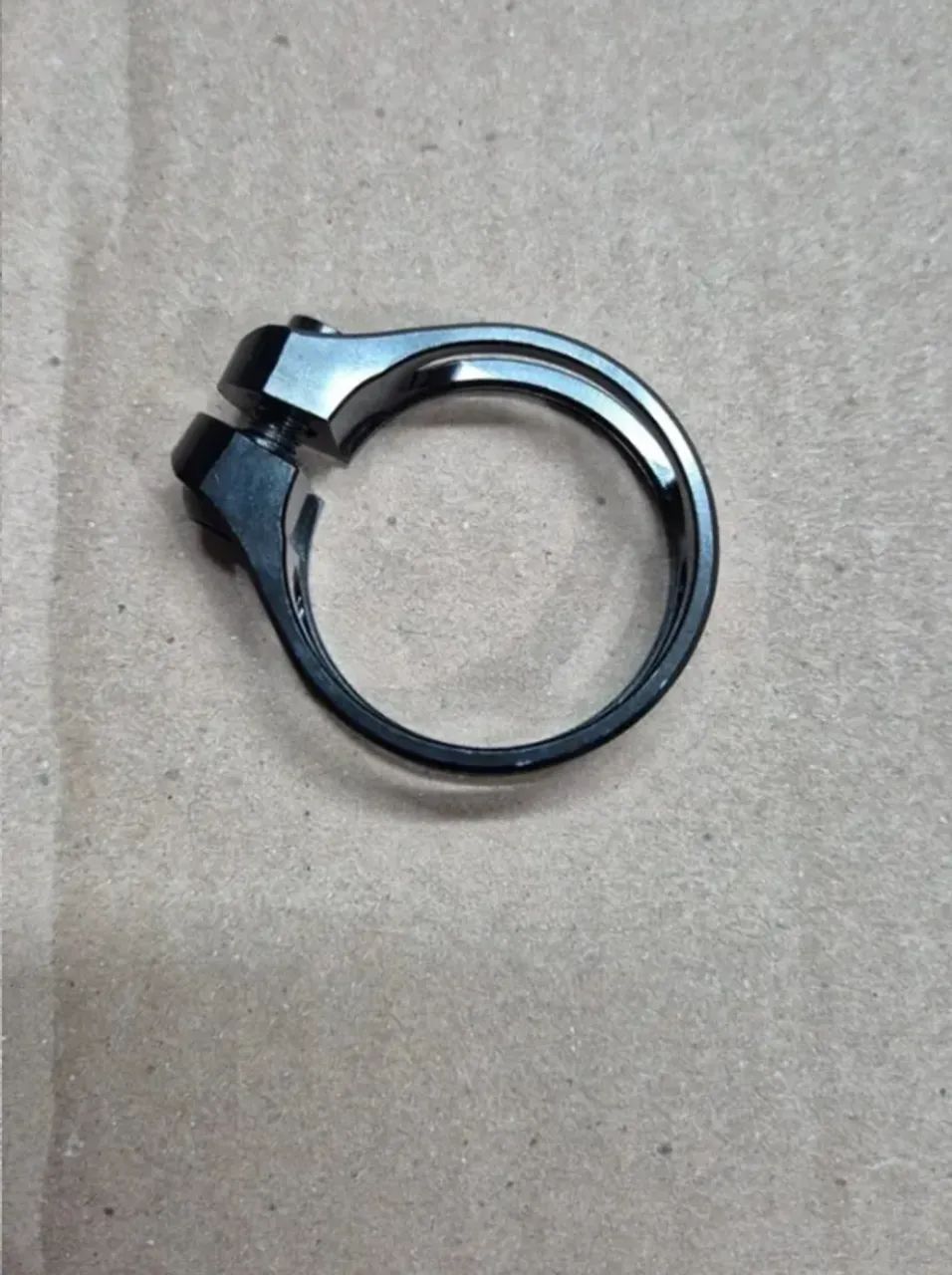 Abraçadeira De Canote 31.8mm Chave Alen Preta Light 8 Gramas - Foto 4