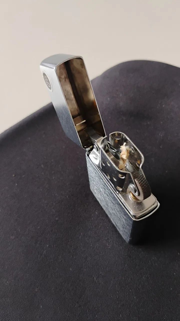 ZIPPO NOVO COM ETIQUETA  - Foto 4