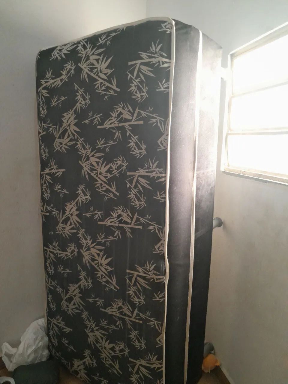 Vendo essa cama de solteiro em ótimo estado 