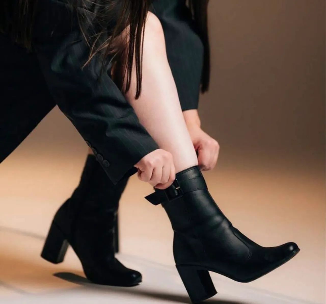 Bota feminina - Foto 2