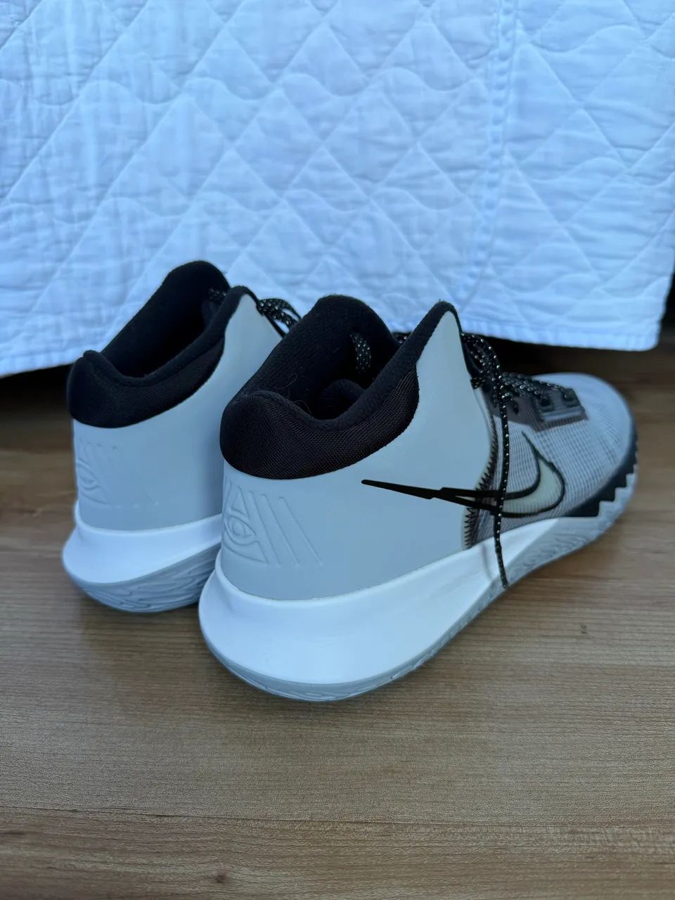 Nike Kyrie Flytrap 4 'Wolf Grey White' TAMANHO 46 - Foto 2