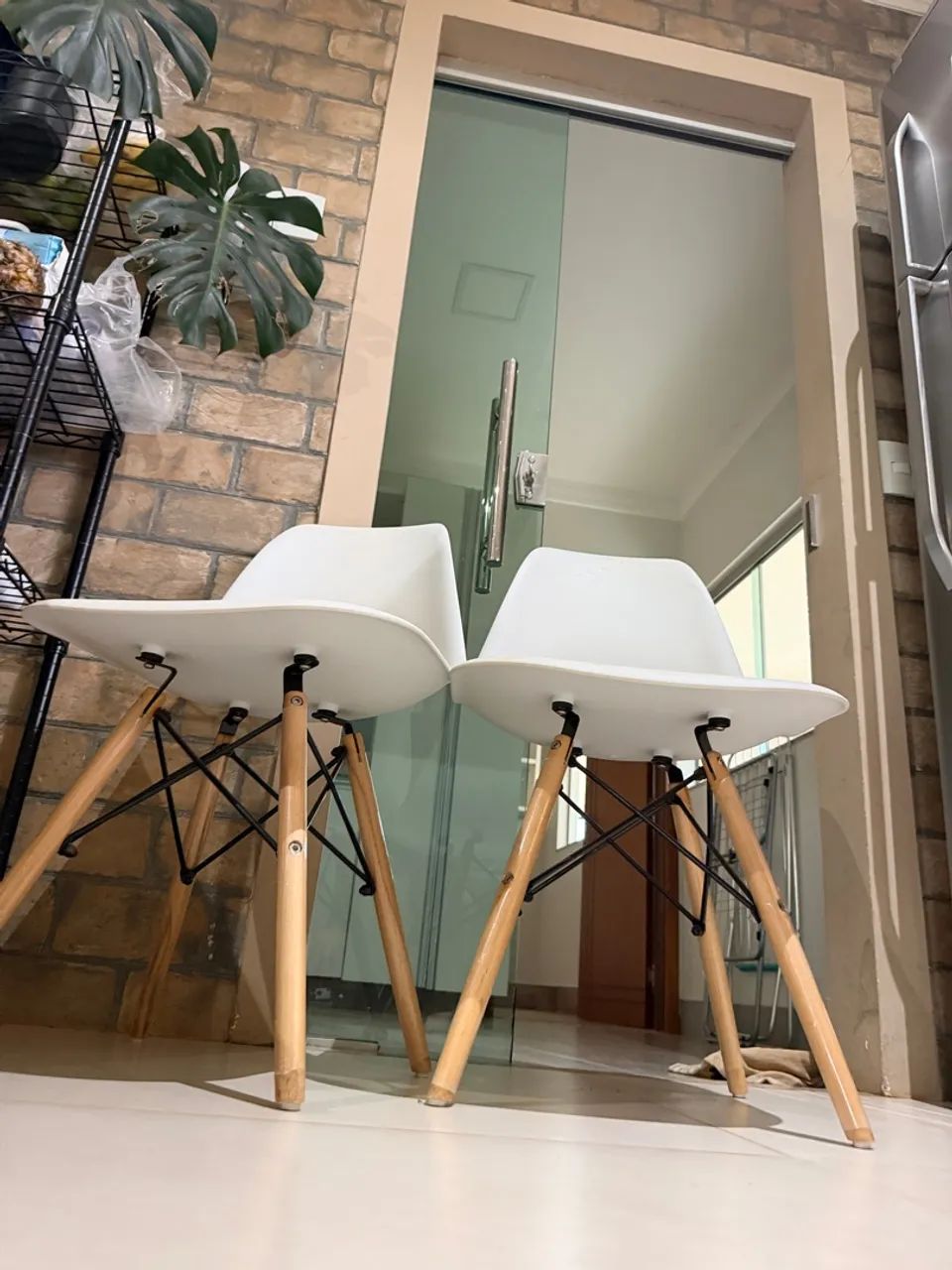 Cadeiras Brancas Eames Mobly - Foto 2