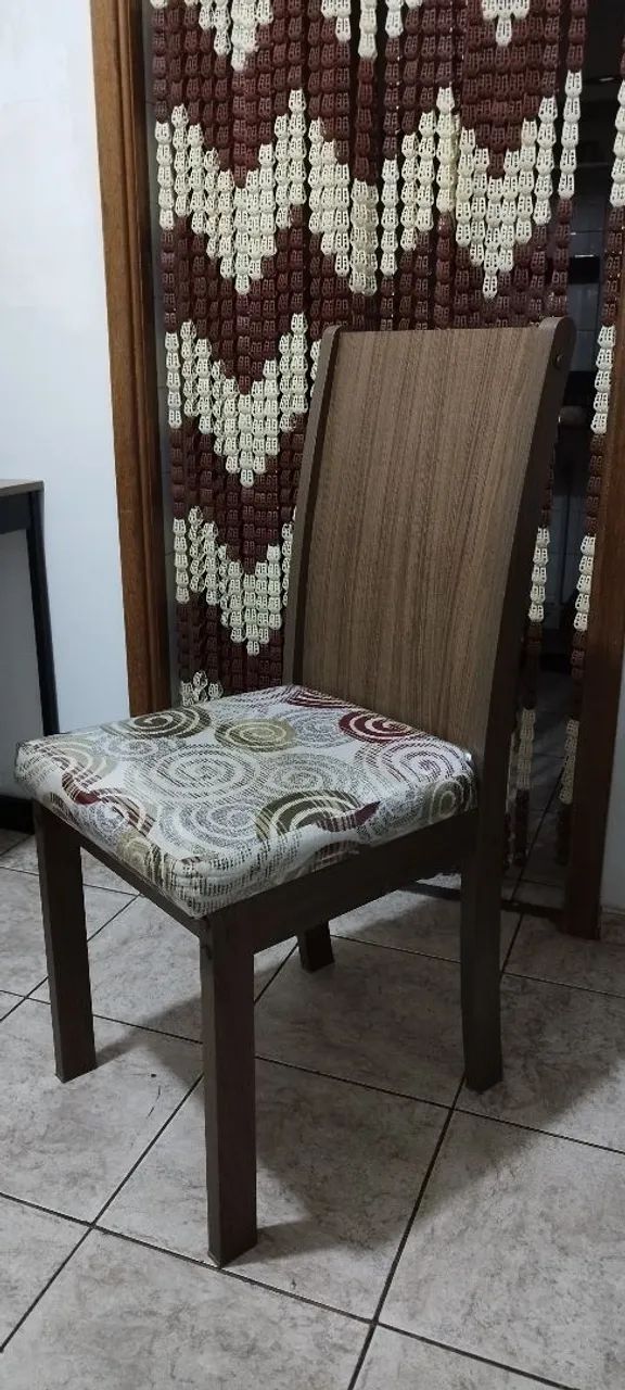 Cadeiras 2 almofadas novinhas  - Foto 2