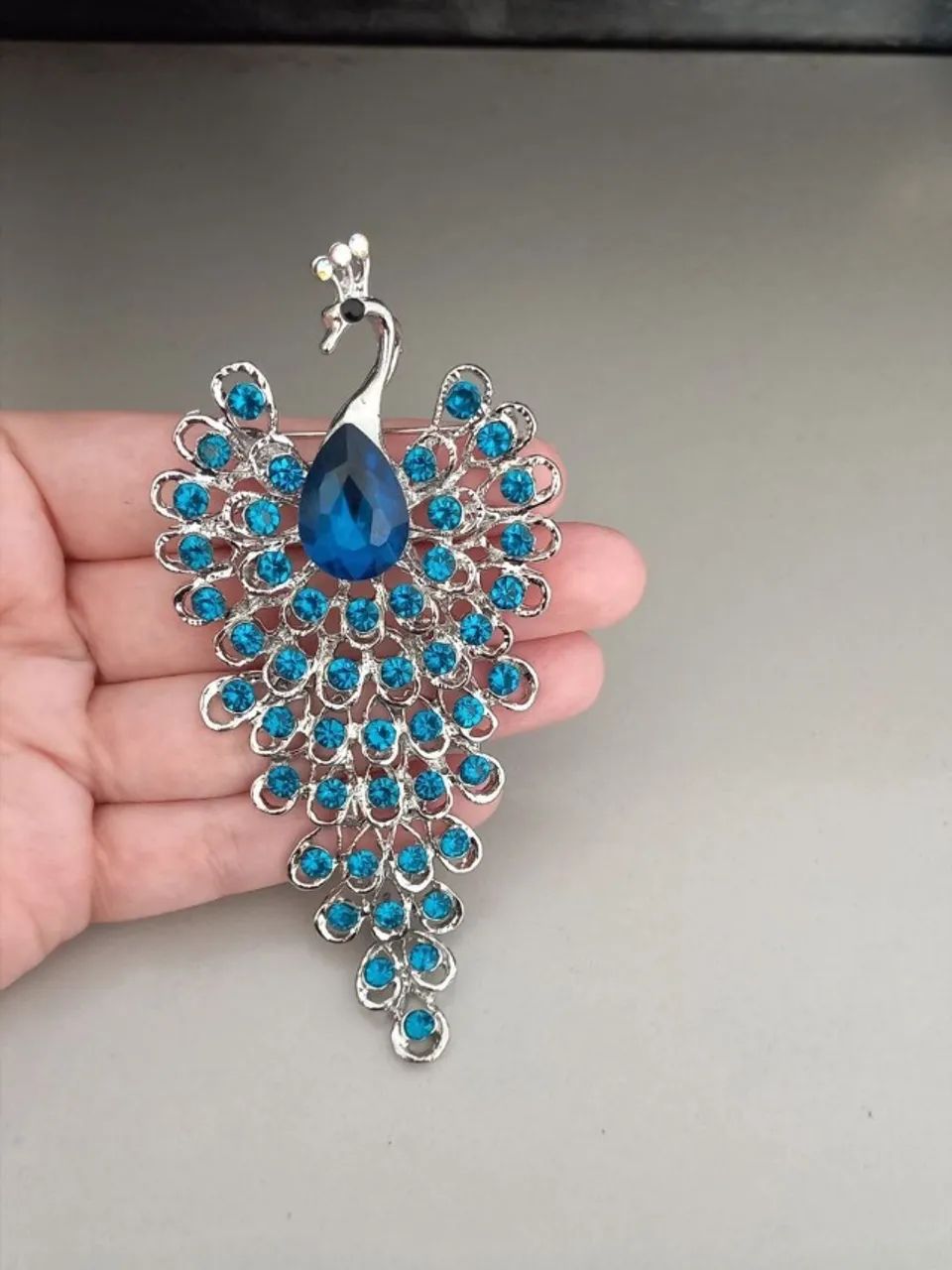 Broche Maxi de Pavão Azul (novo) - Foto 2