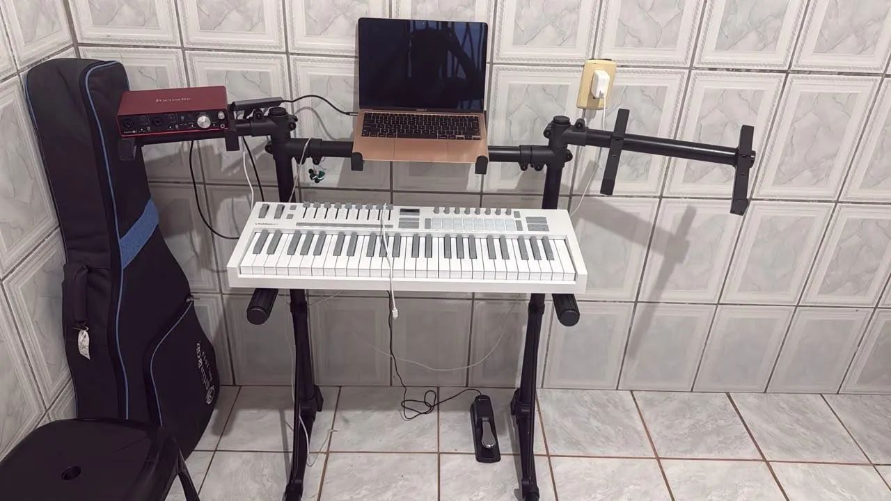 Novation 49 Keys + Macbook - Foto 2