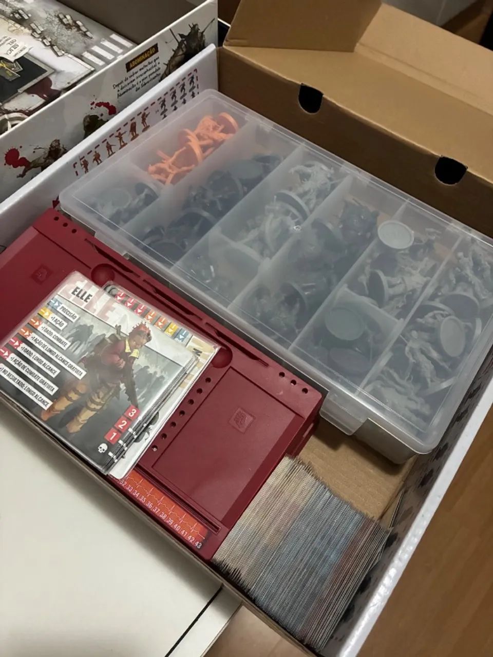 Zombicide 2a Edição Sleevado - Foto 2