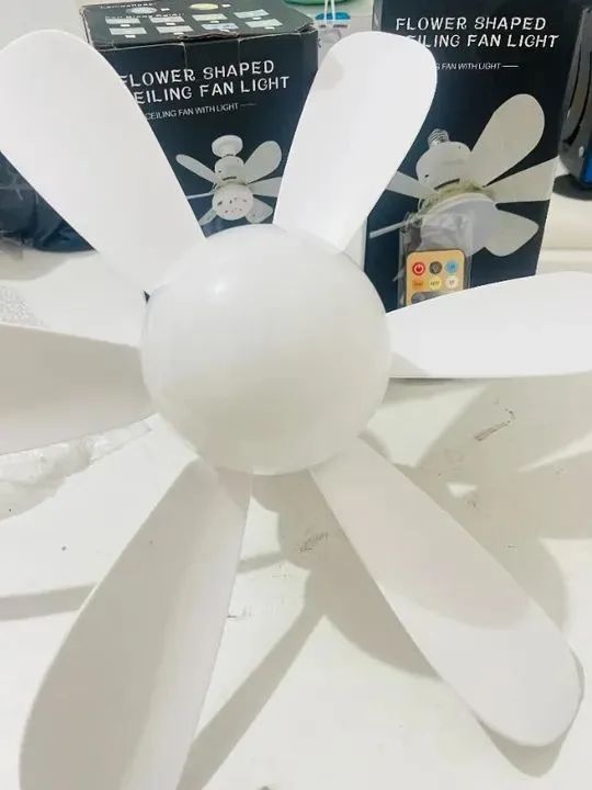 Ventilador de Teto com Lâmpada Encaixe E27 e Controle Remoto