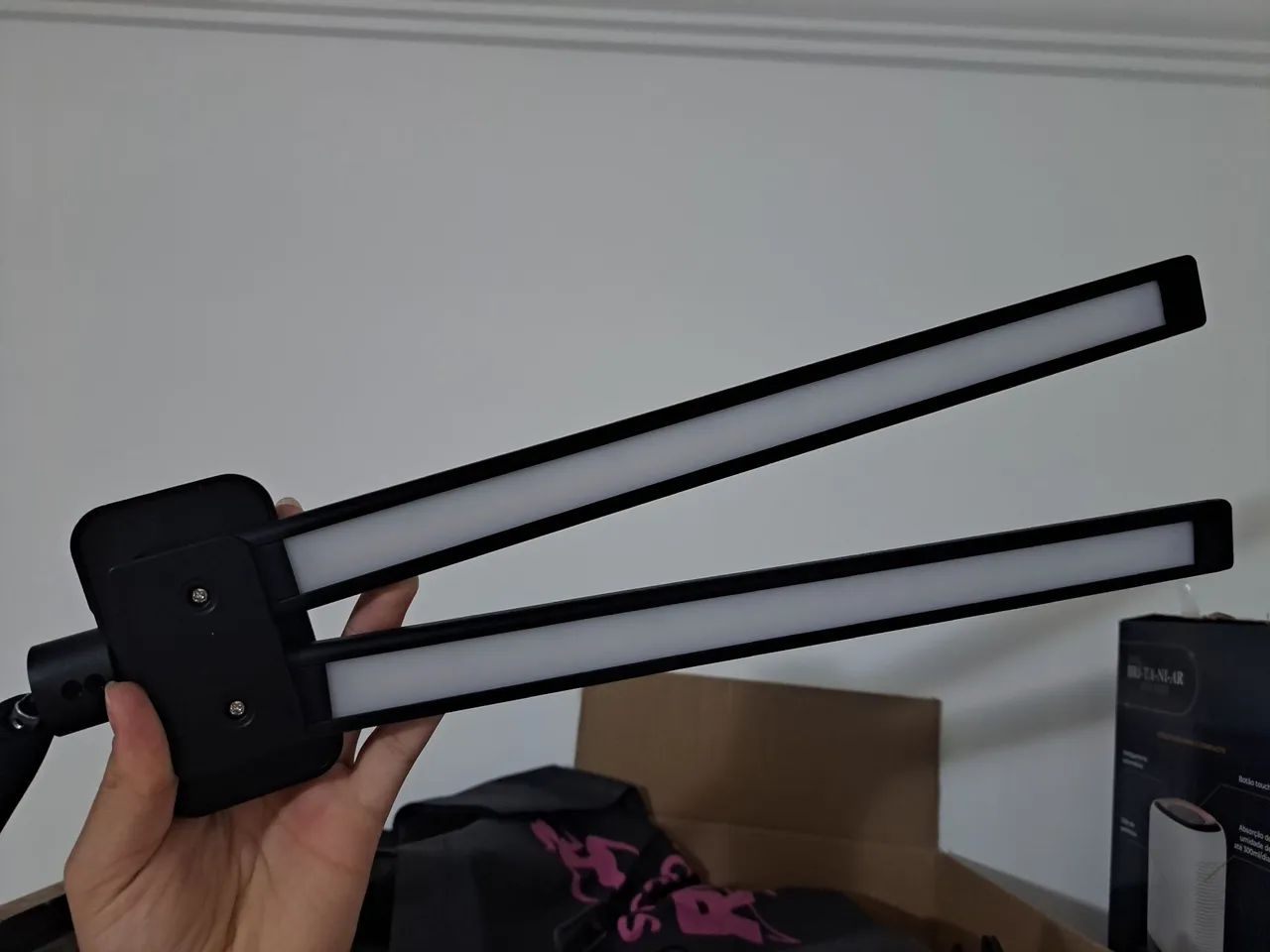 Luminária de Mesa LED Qfun J03 - Dupla Cabeça, Flexível e Regulável  - Foto 4