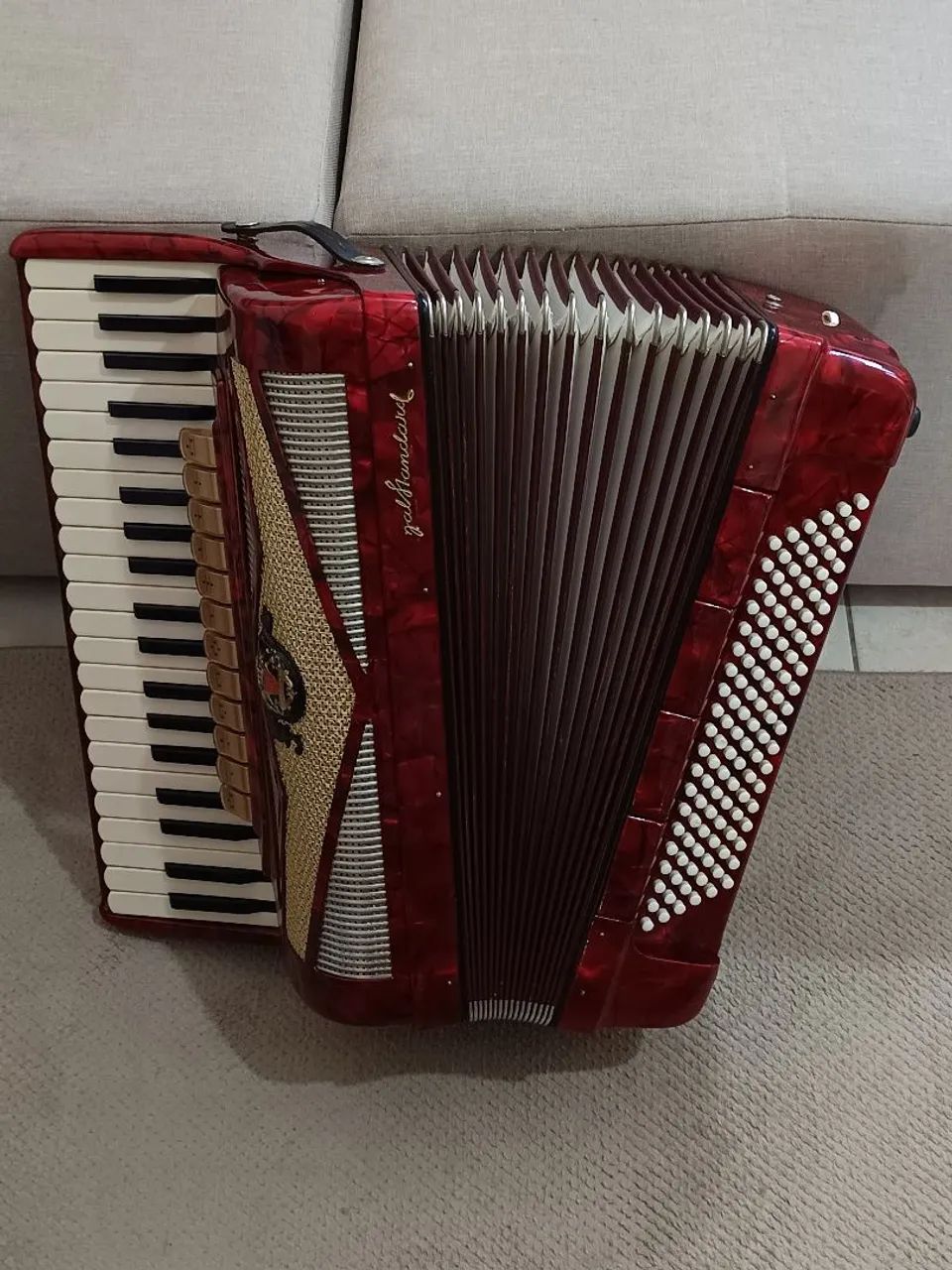 Acordeon Royal Standart 120 baixos R$ 9.800