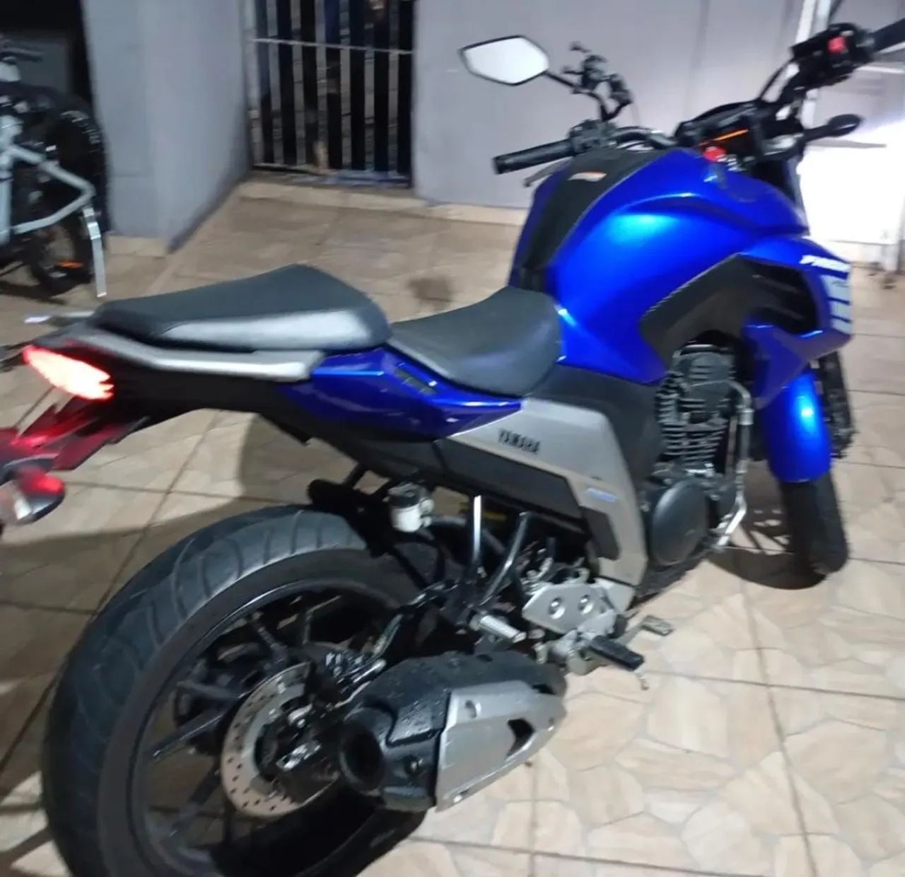 FZ250 2023 - Foto 3