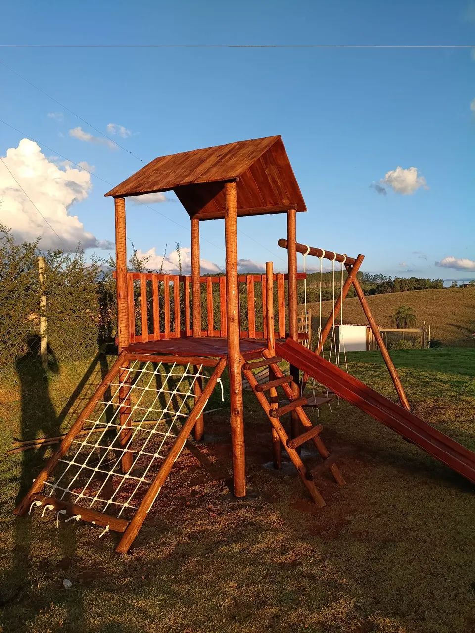 Playground Casa de Brincar com.dois balanços!