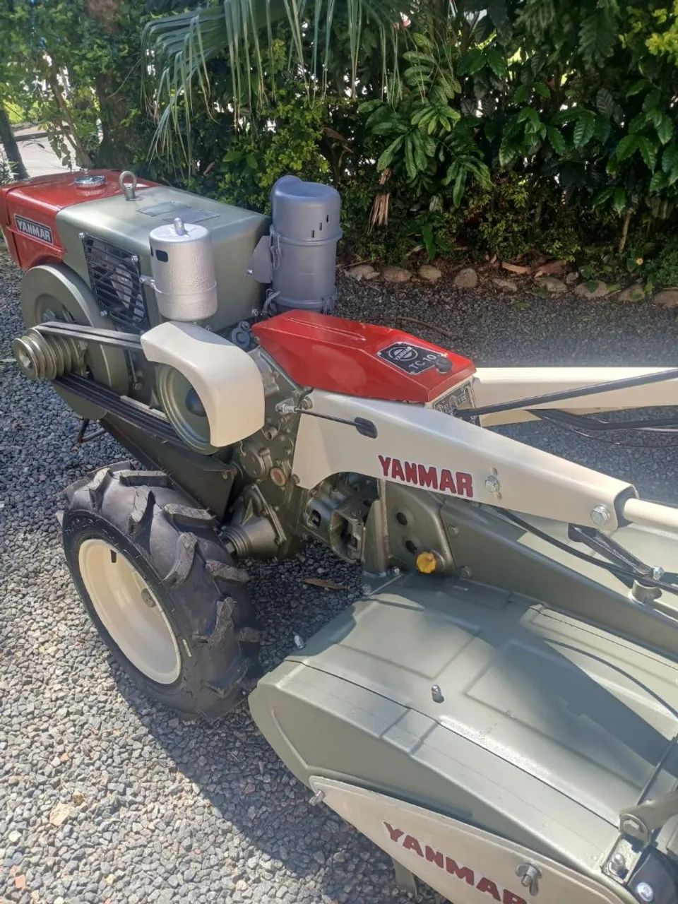 Micro trator yanmar