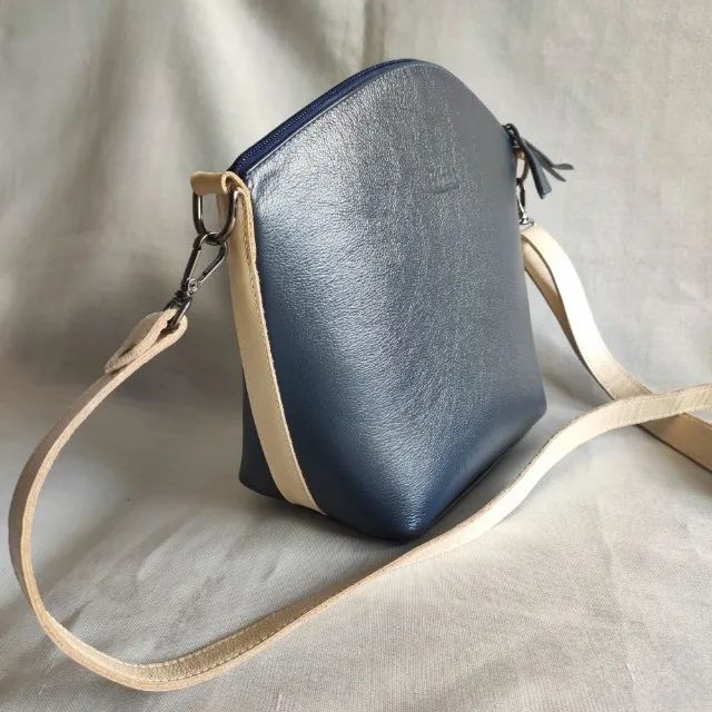 bolsa de couro paixão azul marinho e off white bubblê