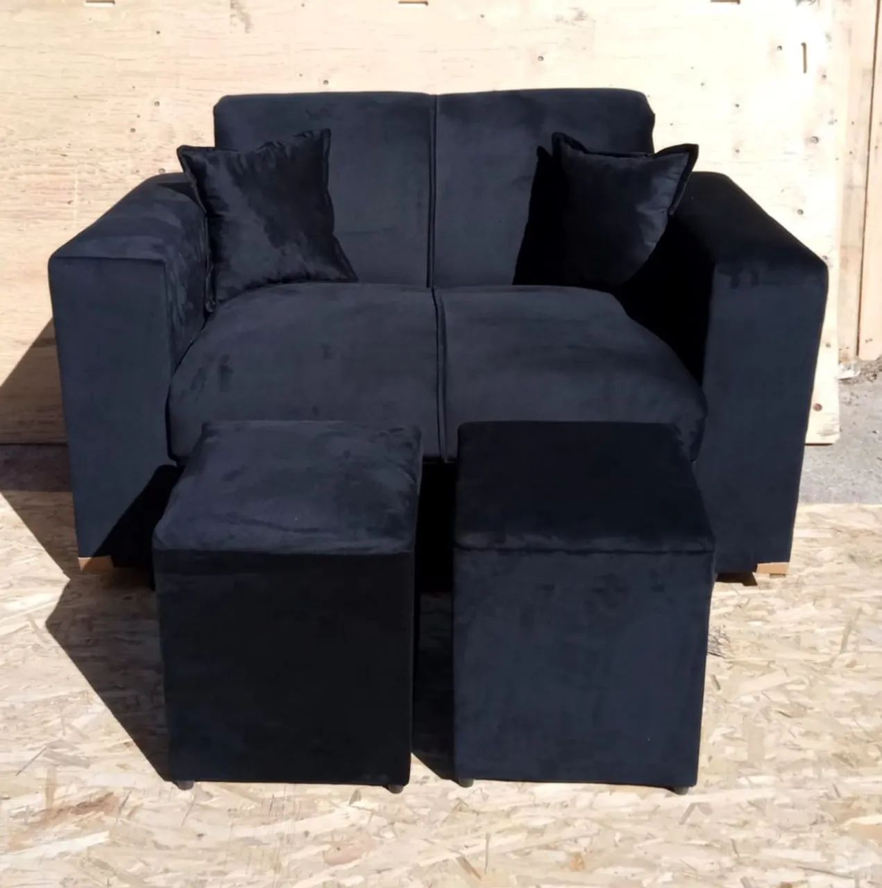 Sofa de 2 lugares com 2 puff ( tecido jolie )