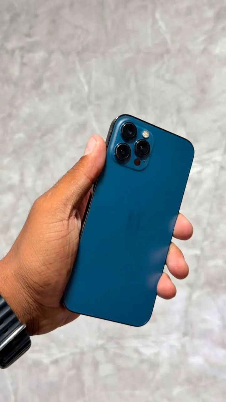 iPhone 12 Pro Max novinho azul escuro - Celulares e Smartphones