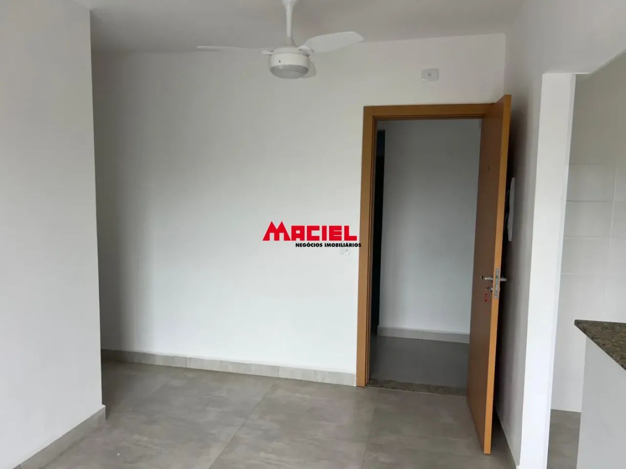 APTO NOVÍSSIMO COM 2 QUARTOS, 1 BANHEIRO, SACADA COM TELA DE PROTEÇÃO, ELEVADOR, LASER COM