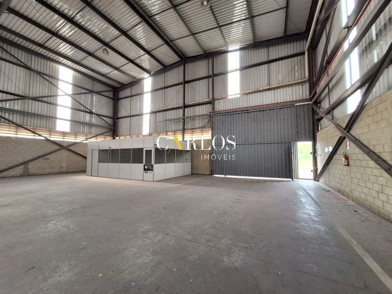 Galpão habite-se, pátio e muita visibilidade pela BR 424 - Foto 2