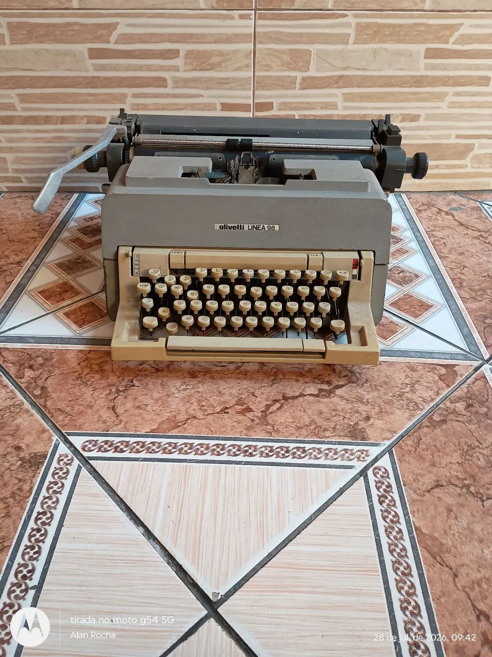 Máquina de escrever antiga  - Foto 5