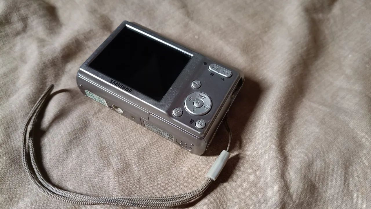 Câmera Digital Samsung ES15 10.2 MP - Prata - Foto 3