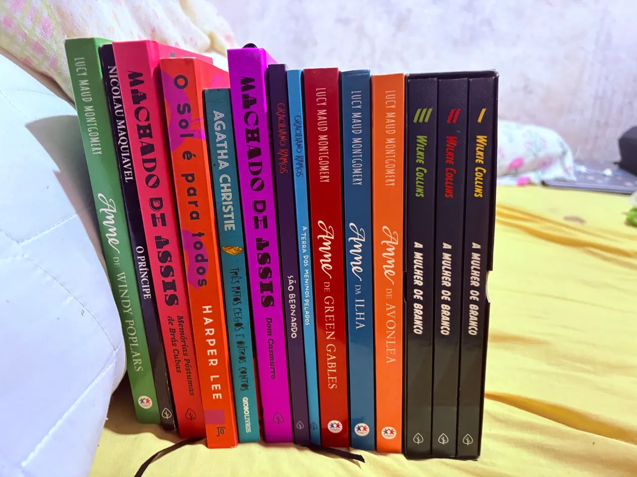 LIVROS DIVERSOS Á VENDA 