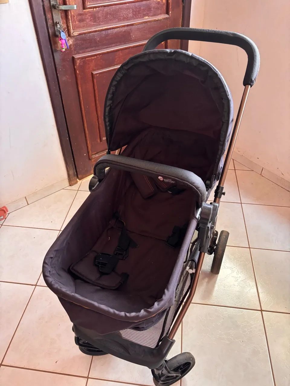 Carrinho de bebê + bebê conforto com base  - Foto 2