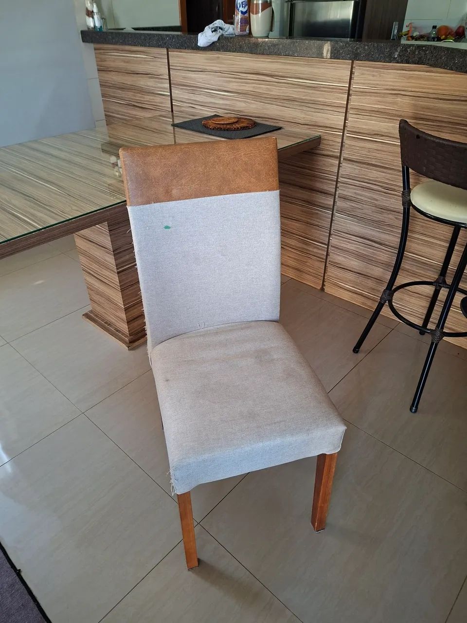 Cadeiras mesa jantar usada