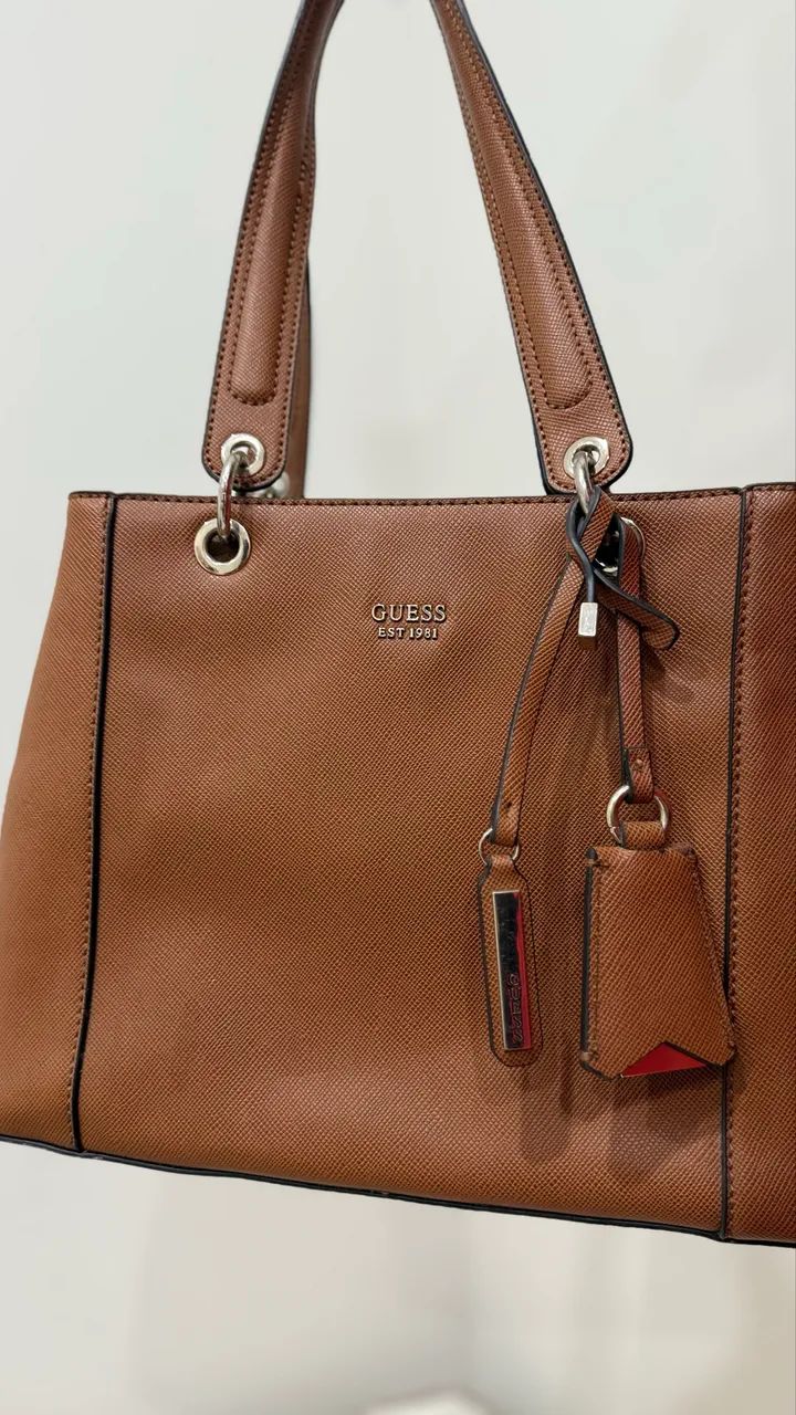 Bolsa caramelo Guess