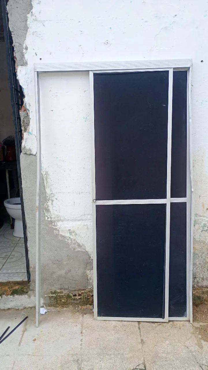 Vendo um Box de banheiro 1por 1,80 preço 150 falar com Josafá *27 - Foto 2