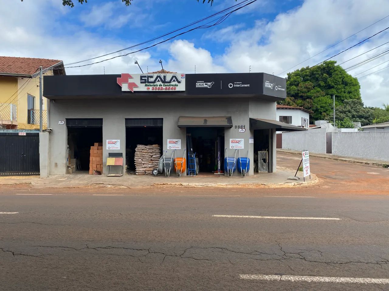 Vaga para carga e descarga de materiais de construção