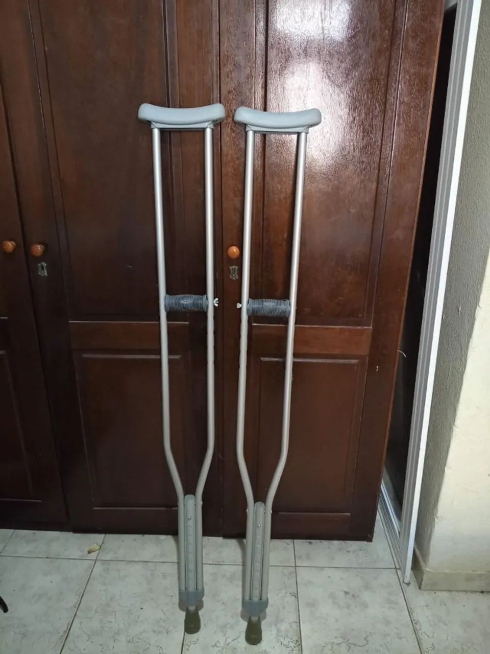Par de Muletas de Alumínio
