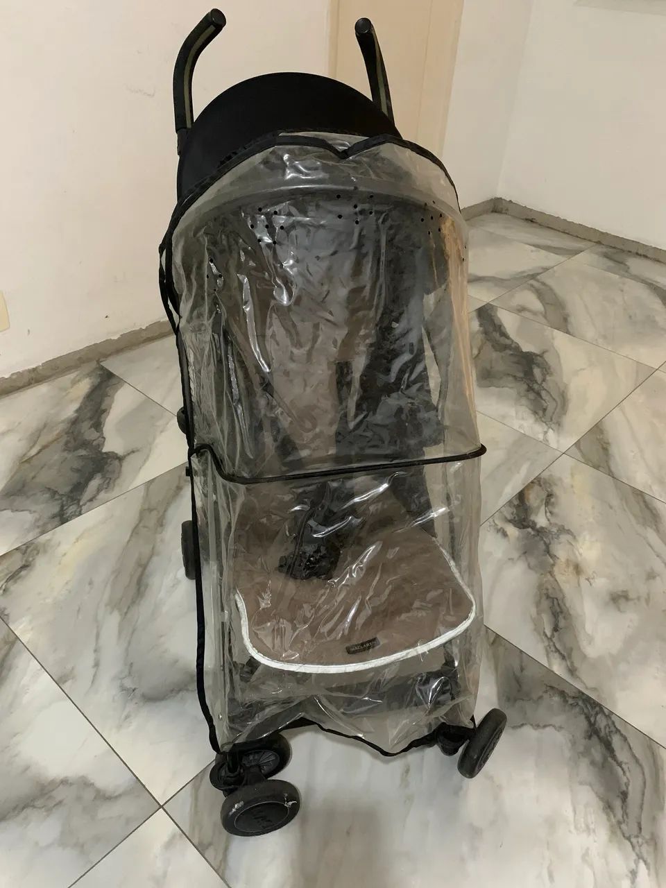 Carrinho de bebê mclaren 