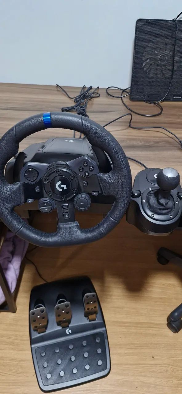 Logitech G923 (PS5, PC) + Câmbio driving force G shifter