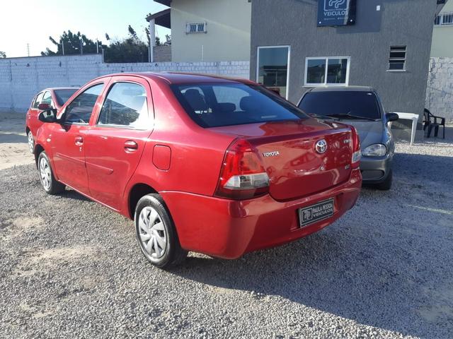 Toyota Etios Sedan 1.5 flex, completo, único dono, novo - Foto 5