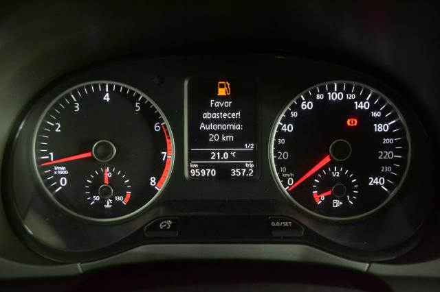 VolksWagen Fox Trendline 1.6 Flex 8V 5p - Preto - 2015 - Foto 10