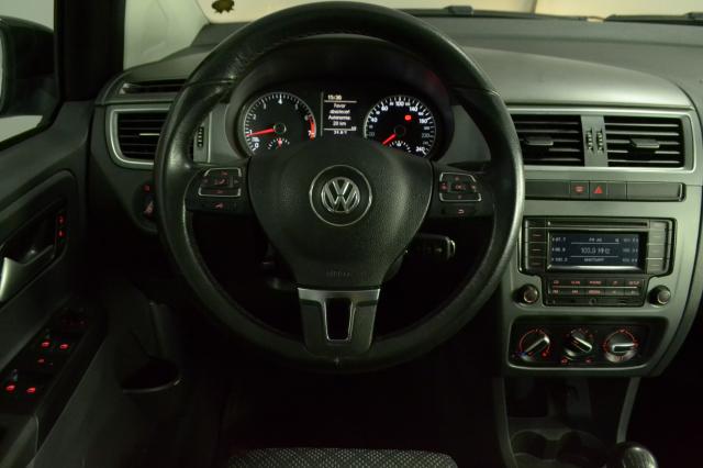 VolksWagen Fox Trendline 1.6 Flex 8V 5p - Preto - 2015 - Foto 8