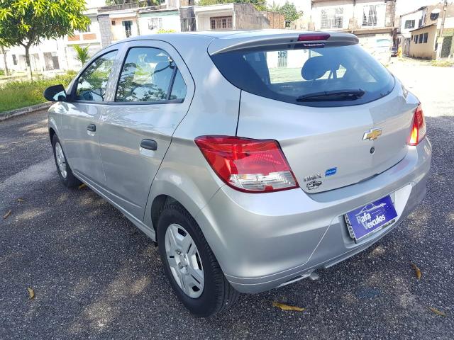 Onix joy r$ 36.900,00 18/18 prata km 38.498 rodados . rafa veículos falar/ eric *