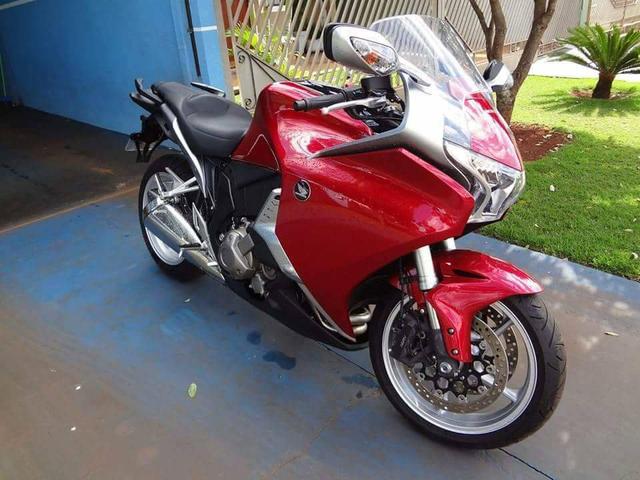 VFR 1200f - Foto 2