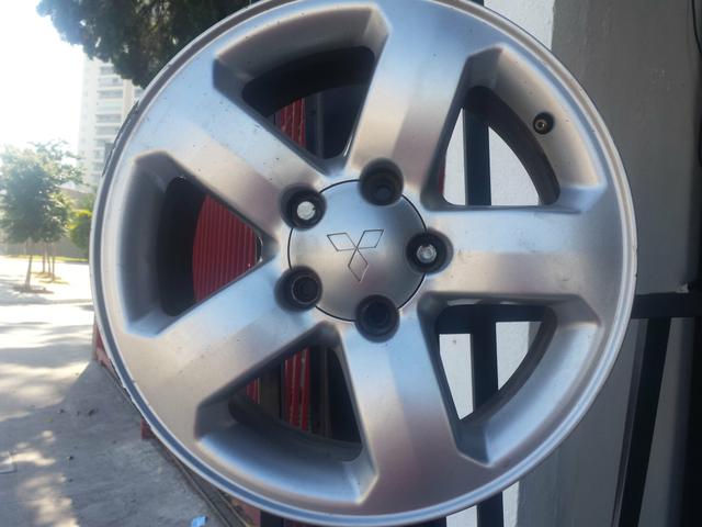Roda aro 16 Hilux Prata Mitsubishi 5X114 original avulsa