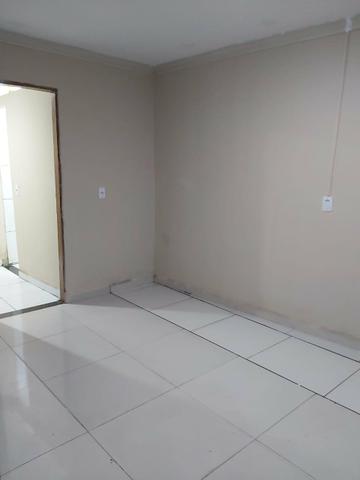 Kitnet Ótima Localização c/ Internet - Novo no Porcelanato - Foto 3