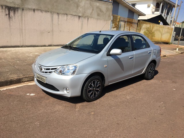 TOYOTA ETIOS XS 2013 SEDAN