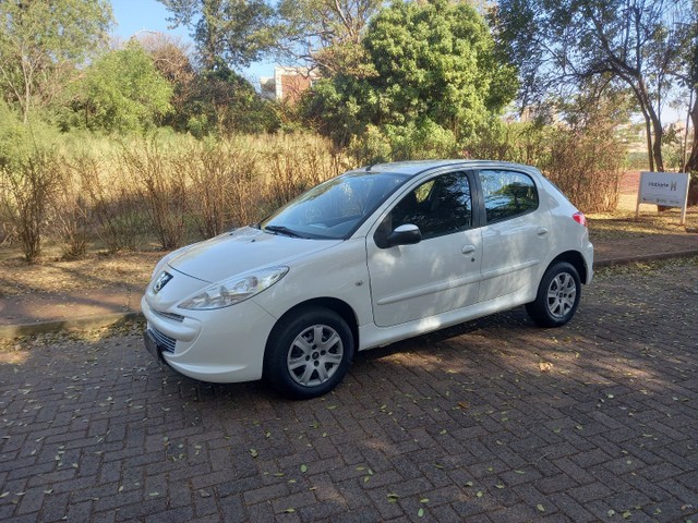 PEUGEOT 207 1.4 FLEX COMPLETO ANO 2013