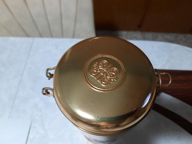 Embalagem metálica (lata) da bebida Beileys Original. Antiga.  - Foto 2