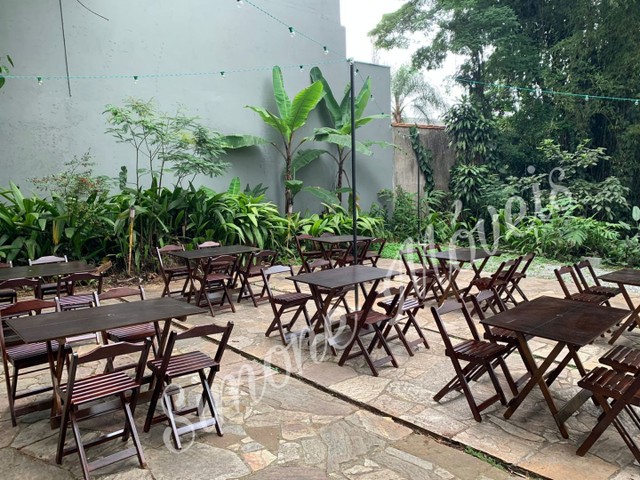 Mesa 1,20X70 com 4 cadeiras dobráveis - Foto 2