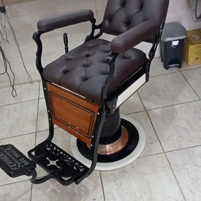 Cadeira de barbeiro ferrante antiga - Outros itens para comércio e