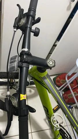 Bicicleta GIANT Aro 24 com cadeado e suporte para copo garrafa