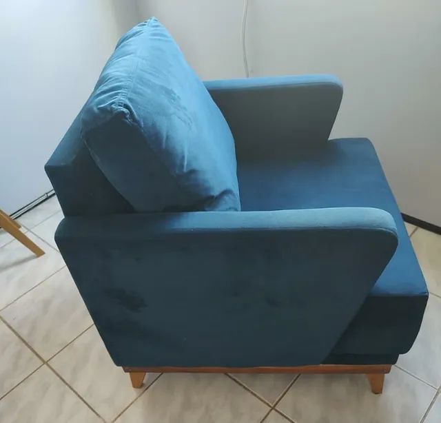 Desapego linda poltrona cor exclusiva pouquíssimo uso