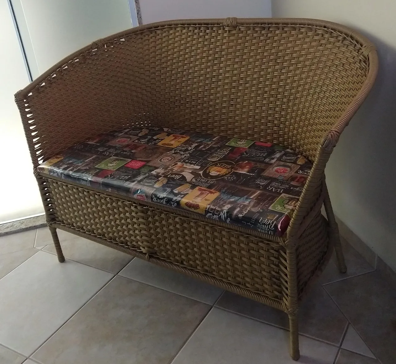 Jogo de poltronas.