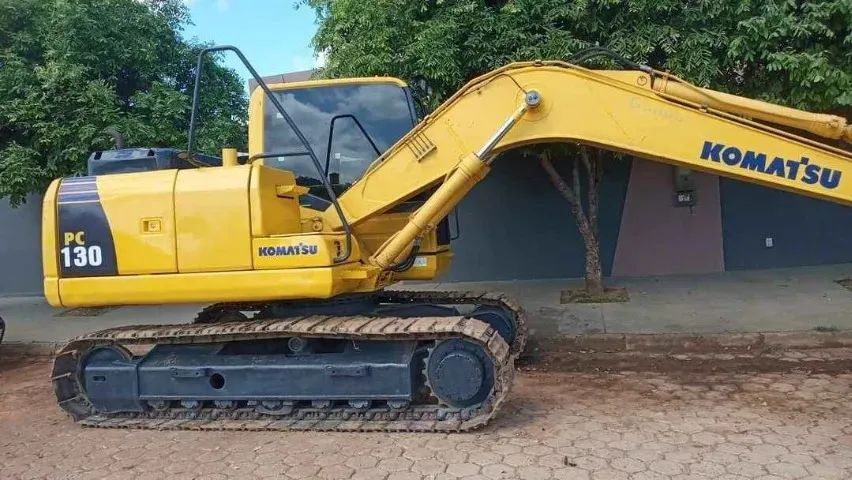 Escavadeira Komatsu PC130 ano 2015